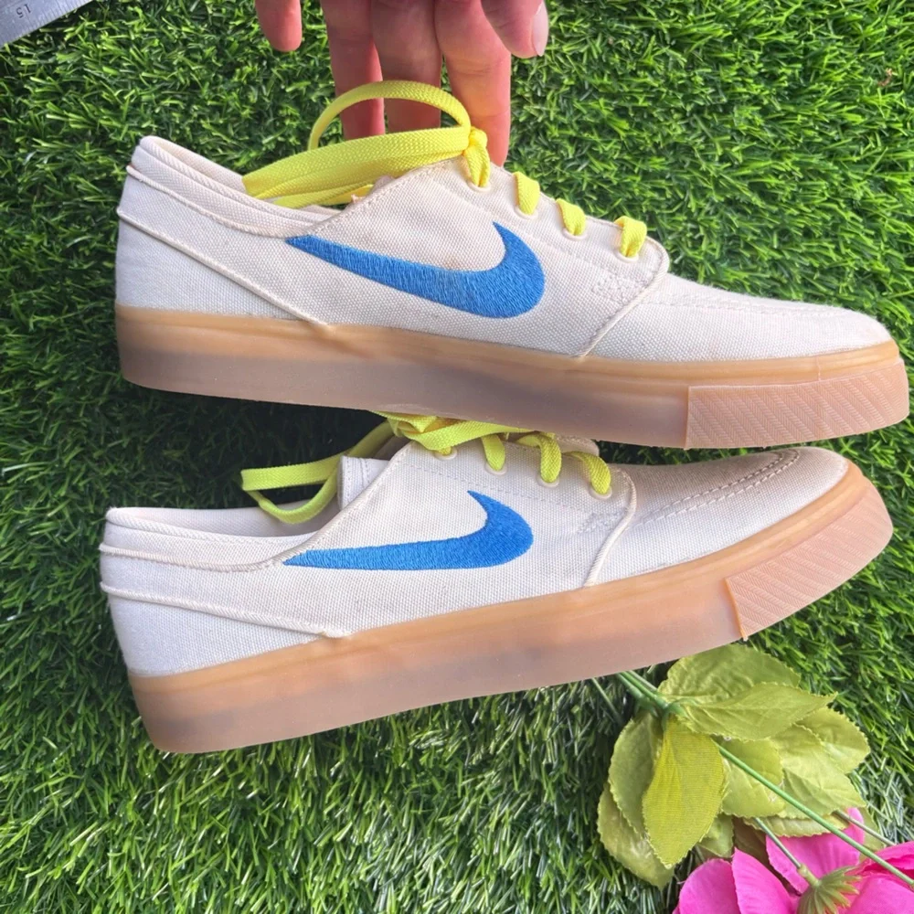 NIKE BIG KIDS SNEAKERS CREAM CANVAS BLUE SWOOSH GUMMED BOTTOMS 7